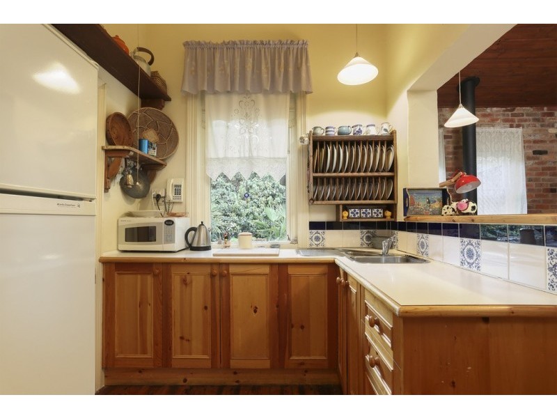 16 Olinda Street, Quarry Hill VIC 3550