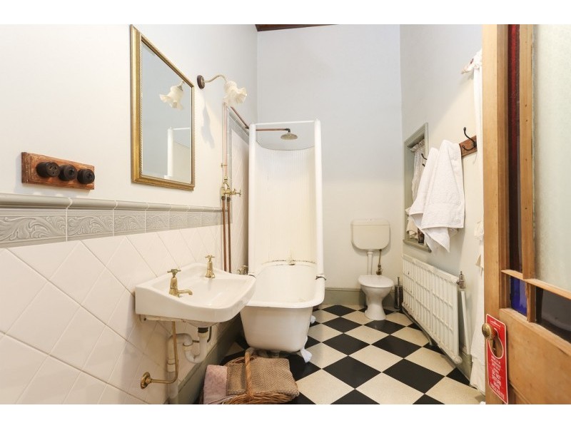 16 Olinda Street, Quarry Hill VIC 3550