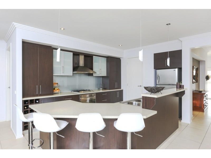 5 Diamond Avenue, White Hills VIC 3550