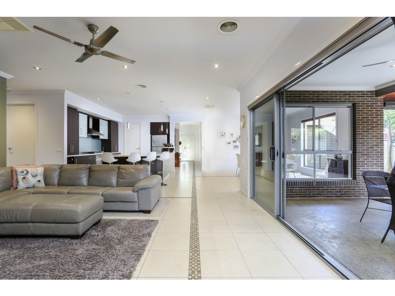 5 Diamond Avenue, White Hills VIC 3550