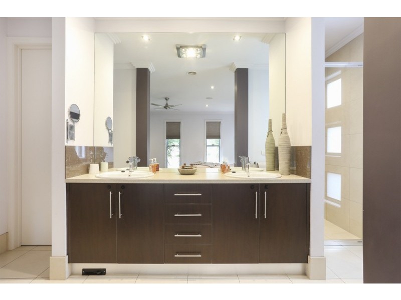 5 Diamond Avenue, White Hills VIC 3550