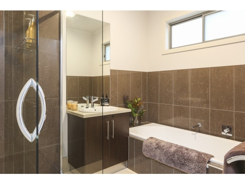 5 Diamond Avenue, White Hills VIC 3550