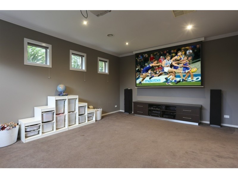 5 Diamond Avenue, White Hills VIC 3550