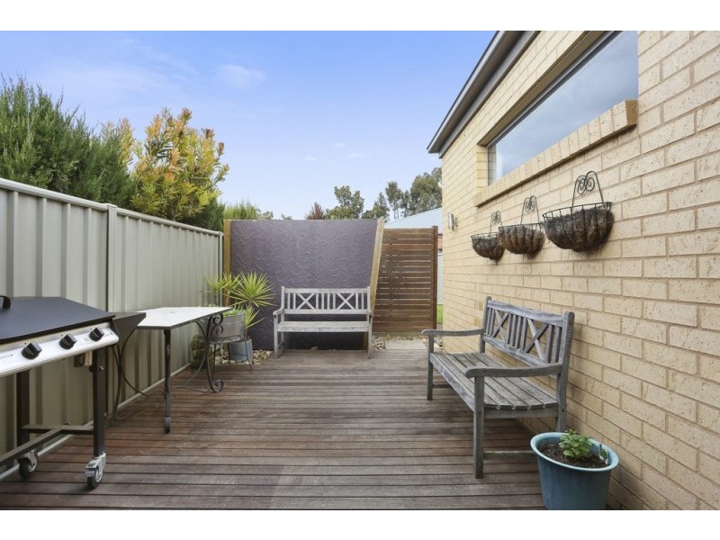 5 Diamond Avenue, White Hills VIC 3550