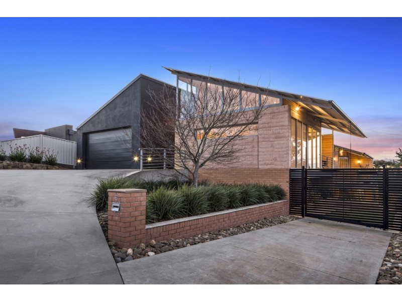 6 Dallas Drive, Spring Gully VIC 3550