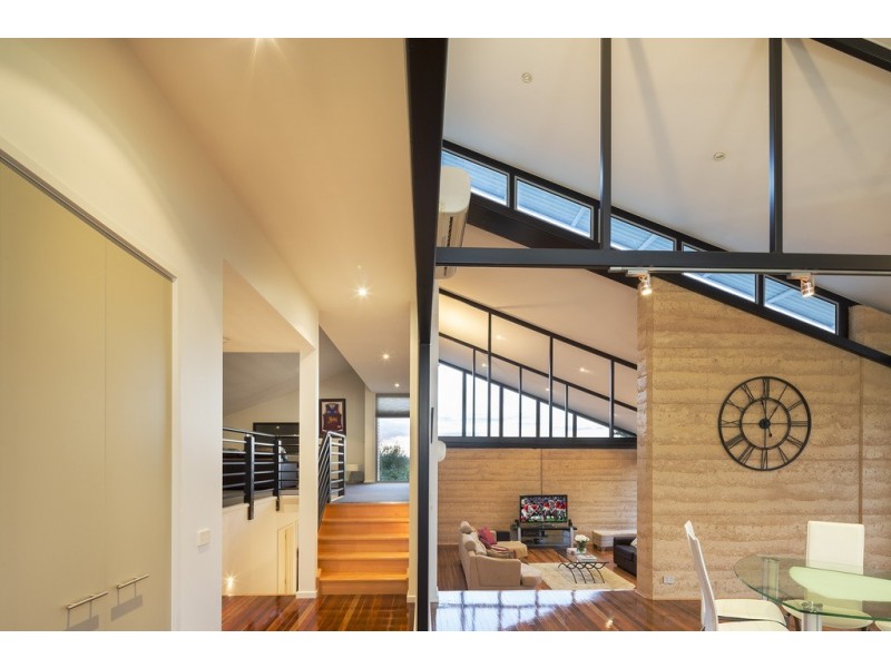 6 Dallas Drive, Spring Gully VIC 3550