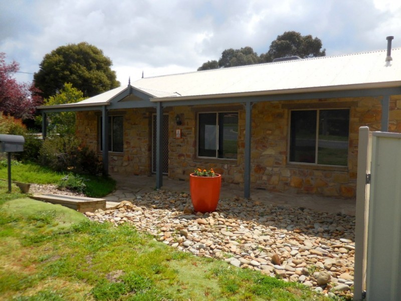 11 Bank Street, Kangaroo Flat VIC 3555