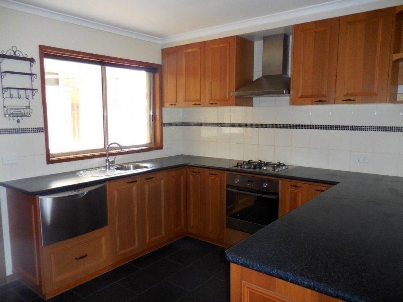 11 Bank Street, Kangaroo Flat VIC 3555