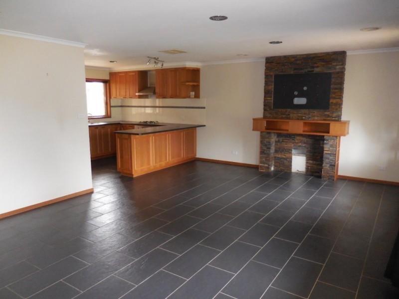 11 Bank Street, Kangaroo Flat VIC 3555