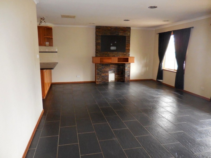 11 Bank Street, Kangaroo Flat VIC 3555