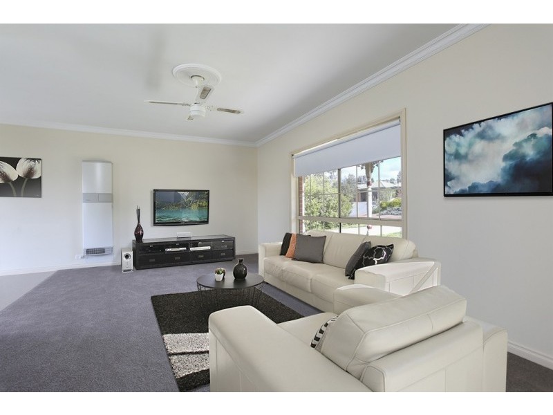 1 Sedgwick Close, Kennington VIC 3550