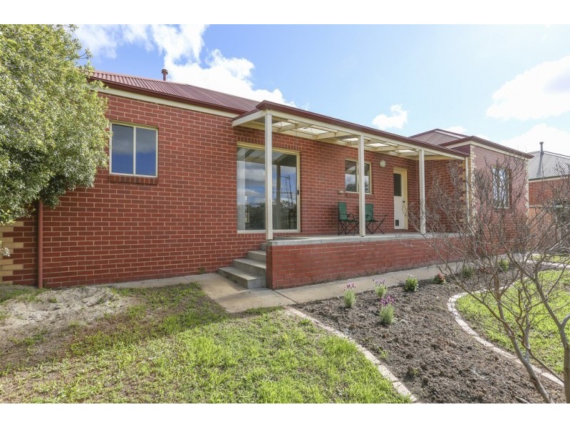 1 Sedgwick Close, Kennington VIC 3550