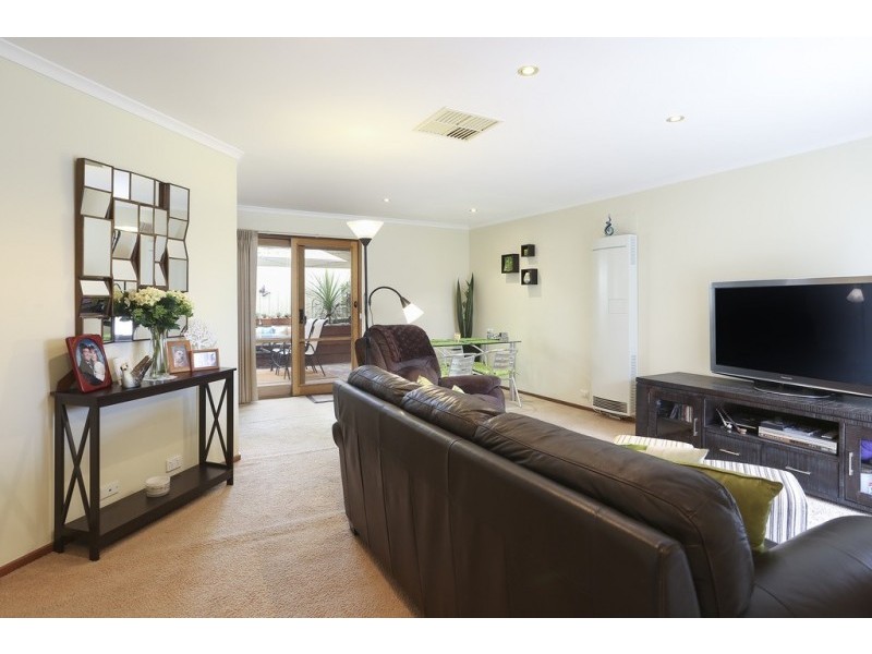 1/14 Landale Drive, Strathdale VIC 3550