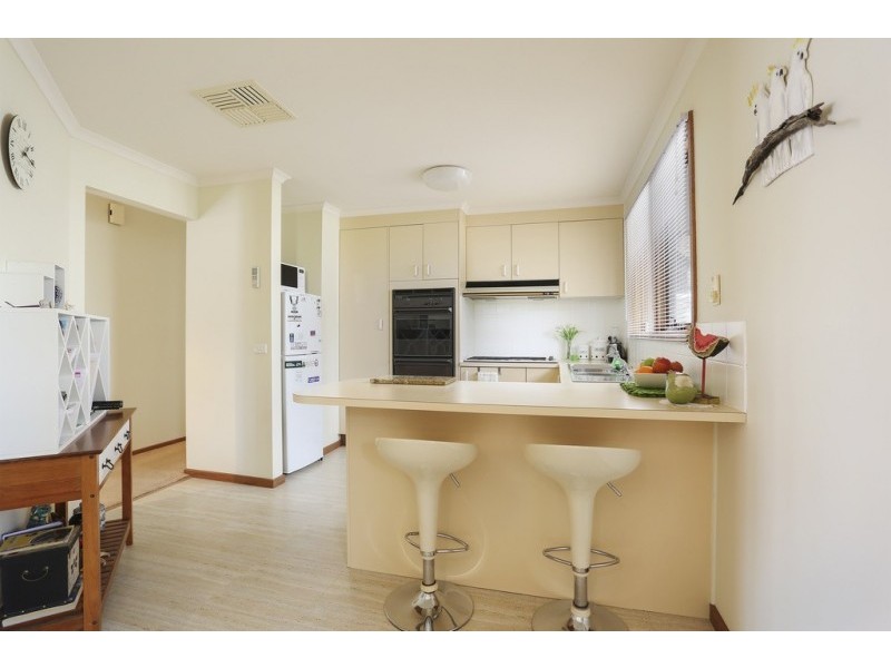 1/14 Landale Drive, Strathdale VIC 3550