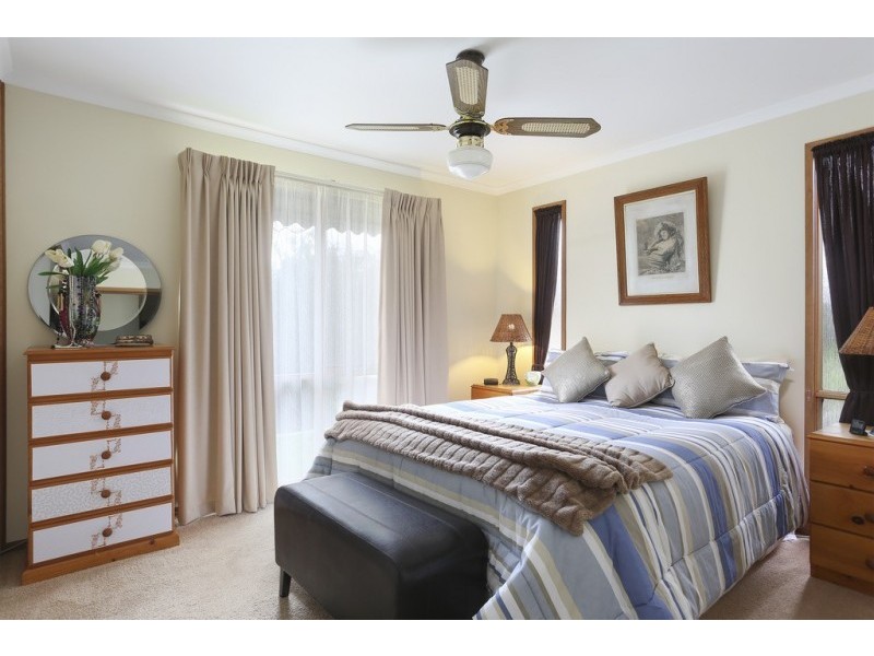 1/14 Landale Drive, Strathdale VIC 3550