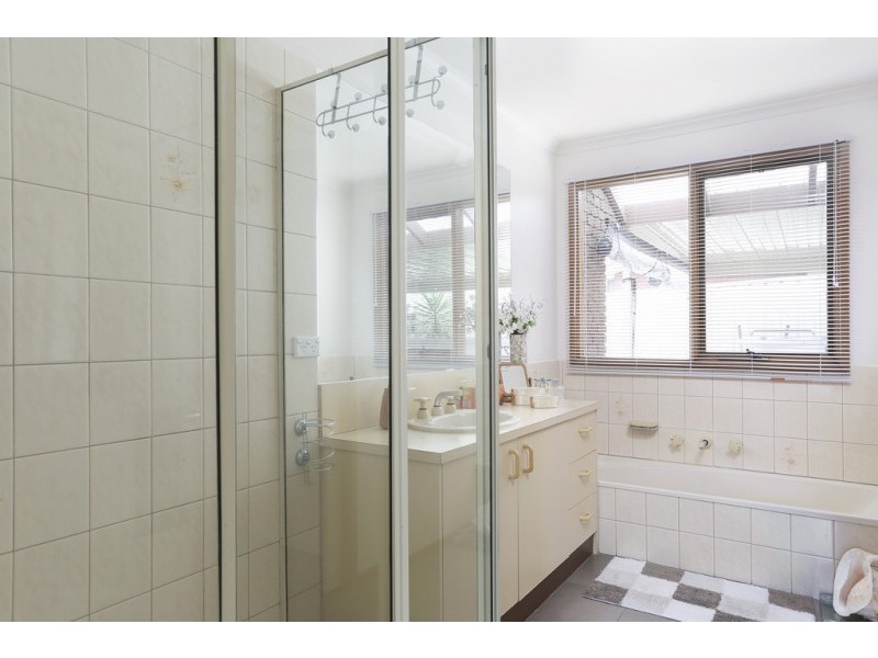 1/14 Landale Drive, Strathdale VIC 3550