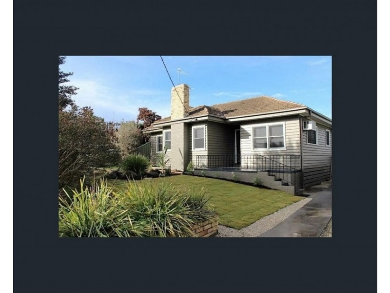 2a Leonard Avenue, Flora Hill VIC 3550