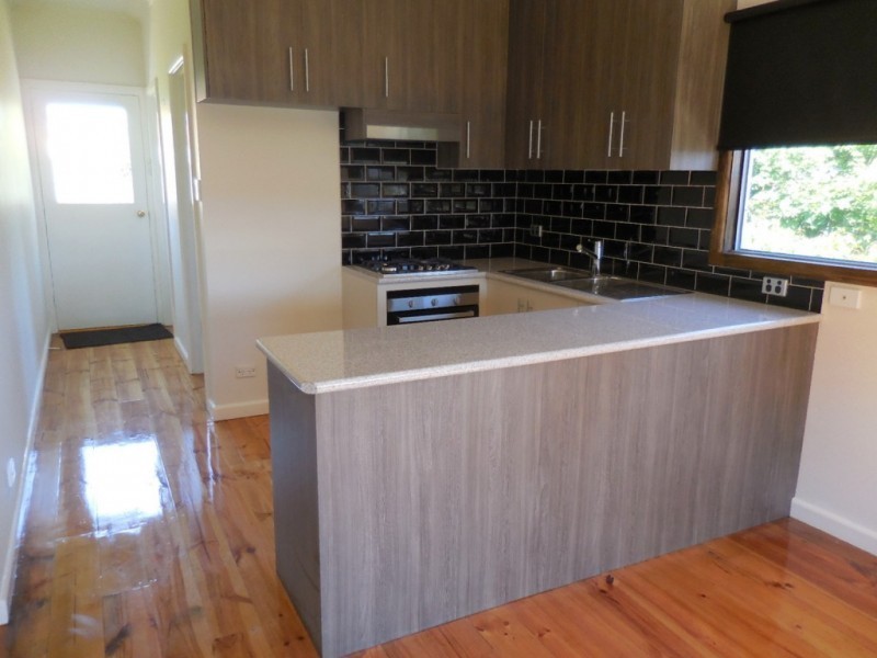 2a Leonard Avenue, Flora Hill VIC 3550