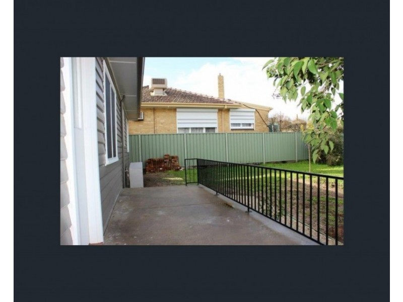 2a Leonard Avenue, Flora Hill VIC 3550