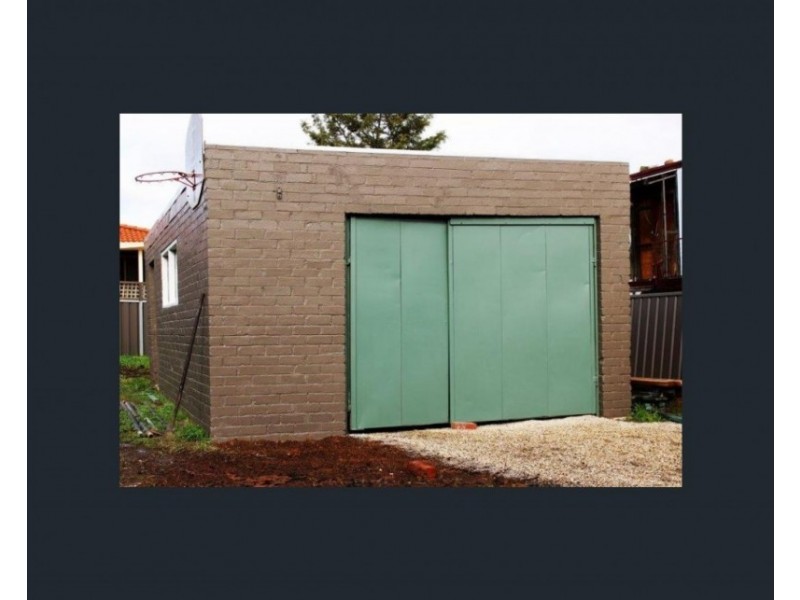 2a Leonard Avenue, Flora Hill VIC 3550