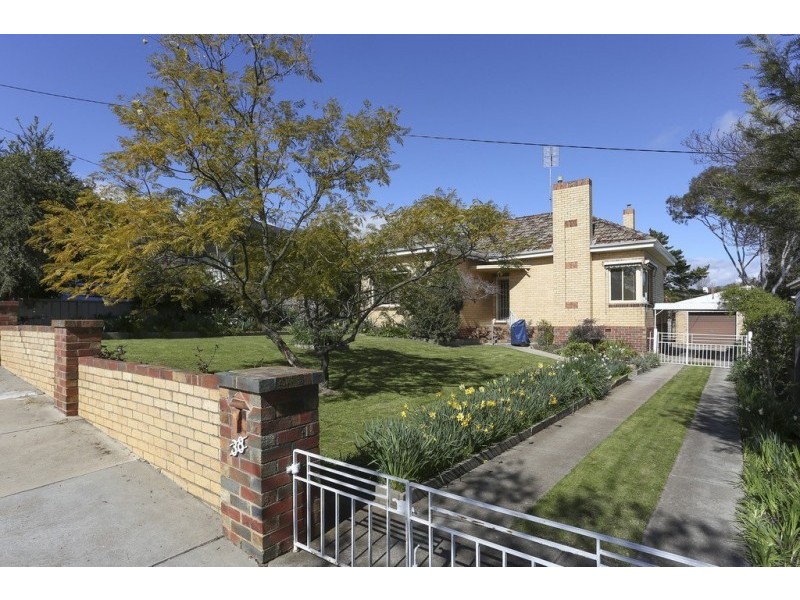 38 Ellis Street, Flora Hill VIC 3550