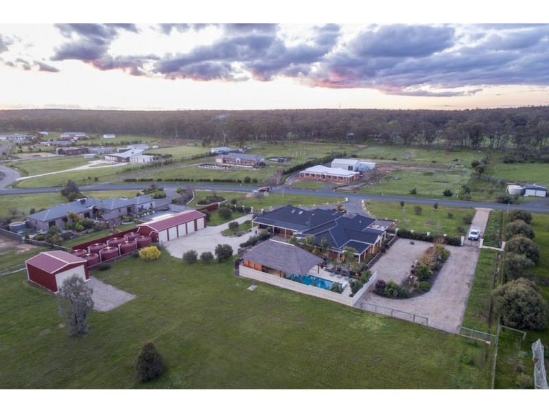 40 Domenica Drive, Junortoun VIC 3551