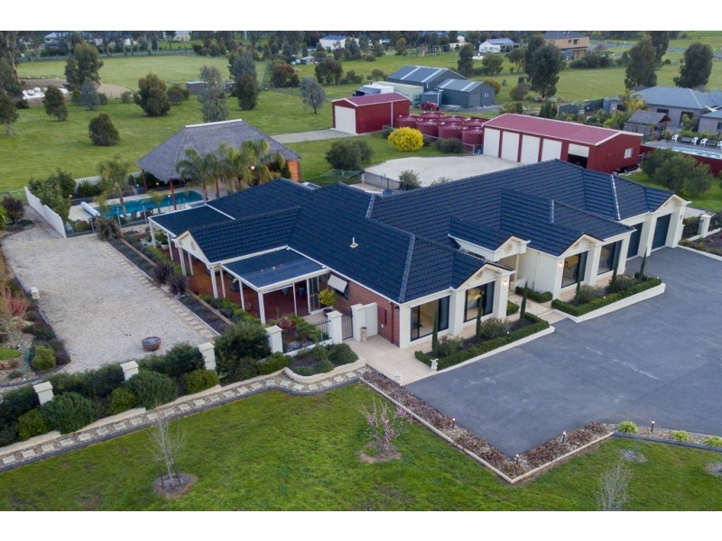 40 Domenica Drive, Junortoun VIC 3551