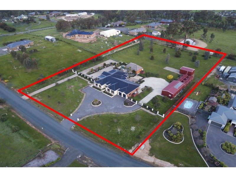 40 Domenica Drive, Junortoun VIC 3551