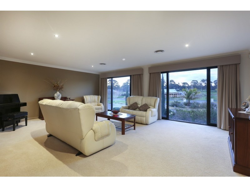 40 Domenica Drive, Junortoun VIC 3551