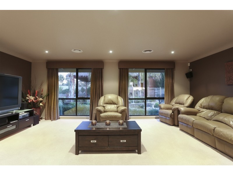 40 Domenica Drive, Junortoun VIC 3551