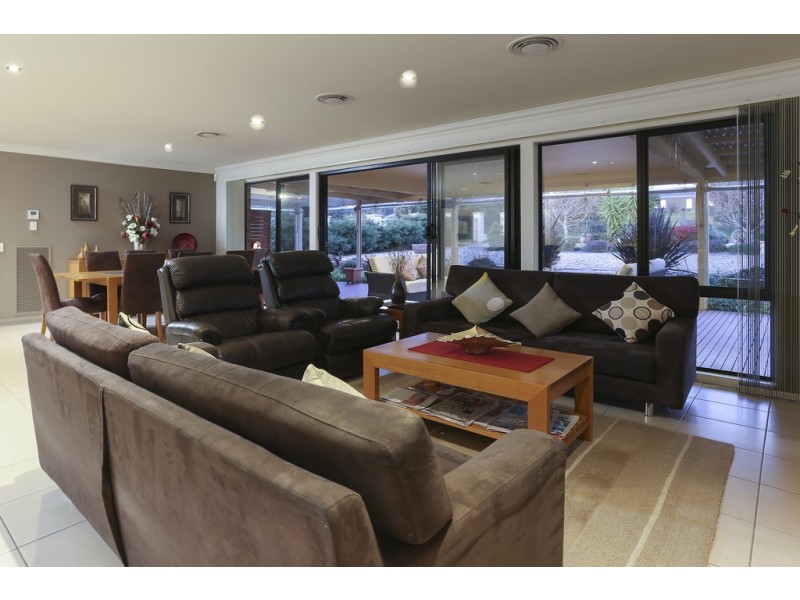 40 Domenica Drive, Junortoun VIC 3551