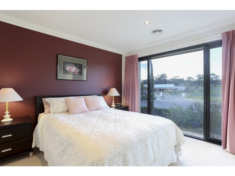 40 Domenica Drive, Junortoun VIC 3551