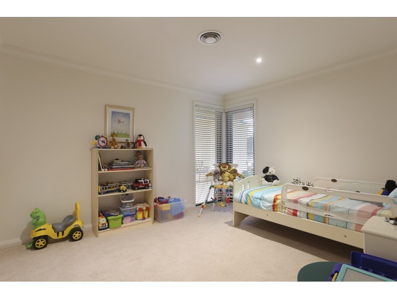 40 Domenica Drive, Junortoun VIC 3551