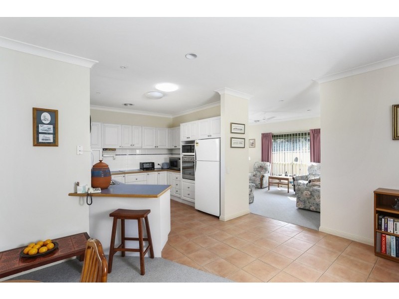 2/1 The Terrace, Kennington VIC 3550