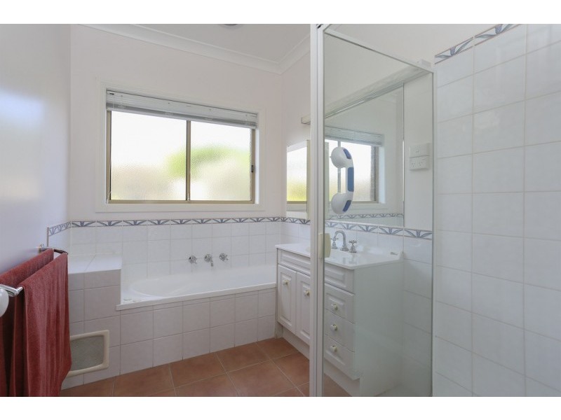 2/1 The Terrace, Kennington VIC 3550