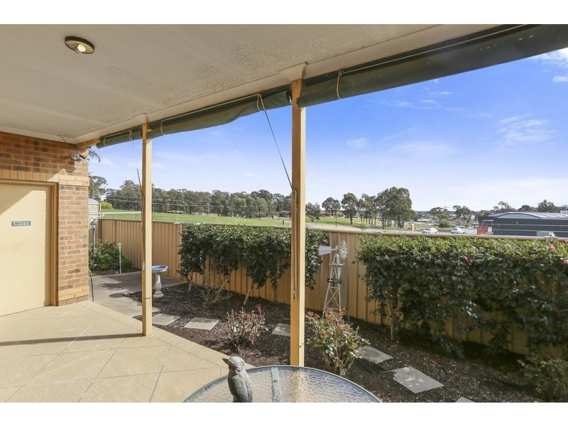 2/1 The Terrace, Kennington VIC 3550