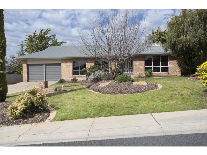 1 Lois Court, Golden Square VIC 3555