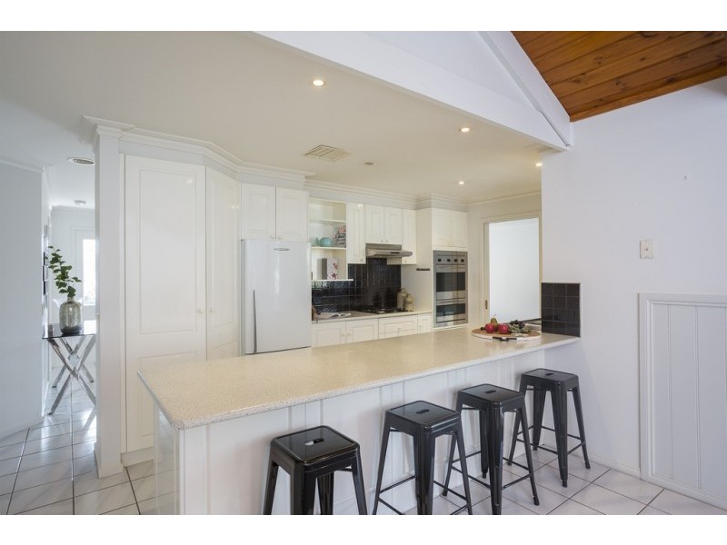 1 Lois Court, Golden Square VIC 3555