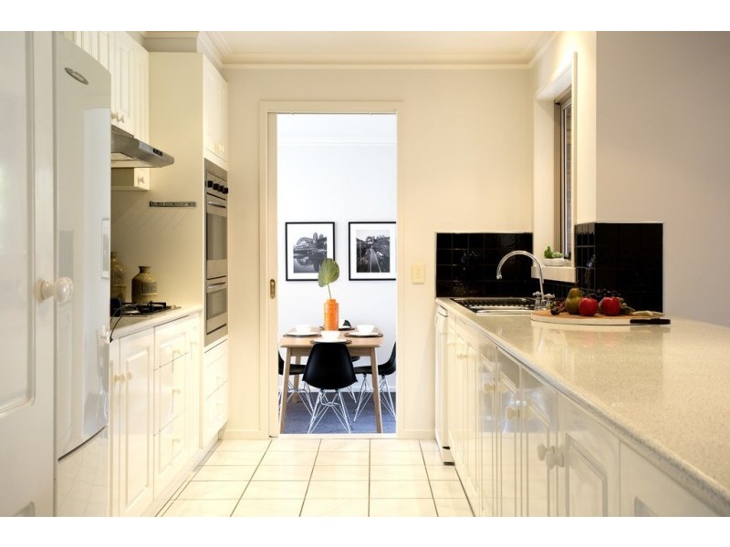 1 Lois Court, Golden Square VIC 3555