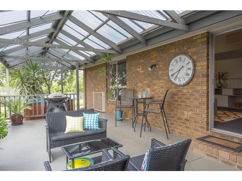 1 Lois Court, Golden Square VIC 3555