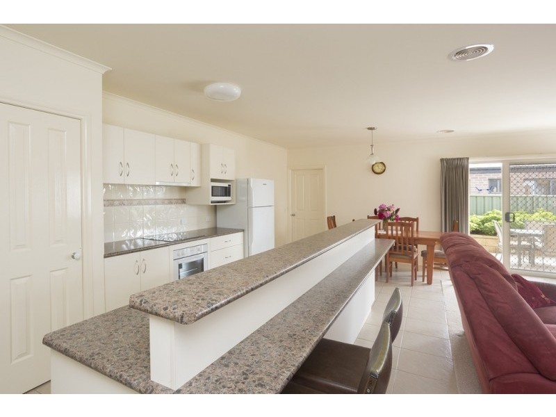 25 St George Park Drive, Kangaroo Flat VIC 3555