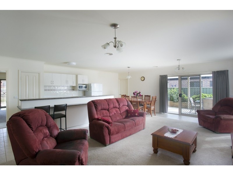 25 St George Park Drive, Kangaroo Flat VIC 3555