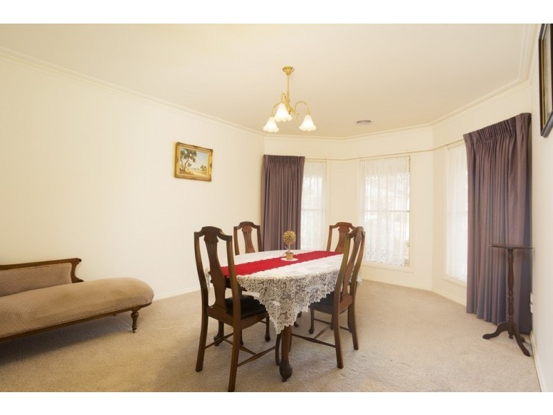 25 St George Park Drive, Kangaroo Flat VIC 3555