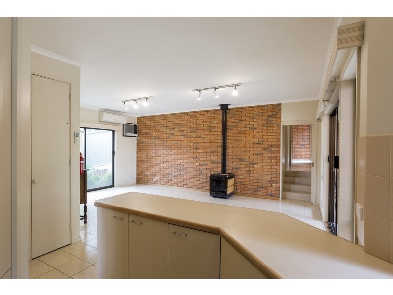 8 Maxwell Crescent, Strathdale VIC 3550