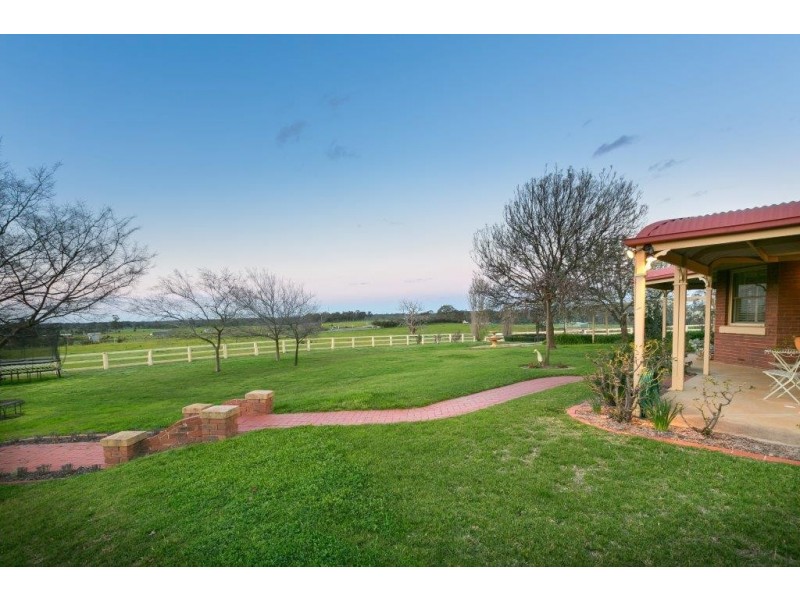 44 Hildebrandt Rise, Axe Creek VIC 3551