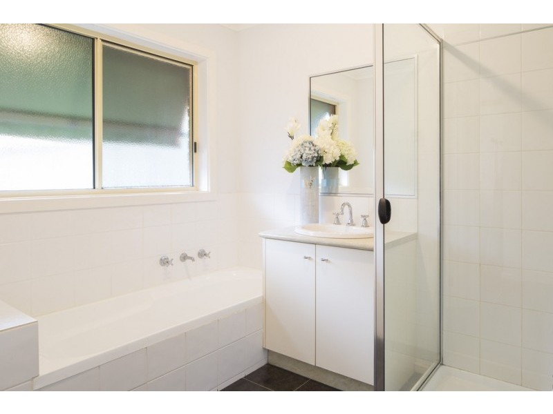 40 Keogh Drive, Spring Gully VIC 3550