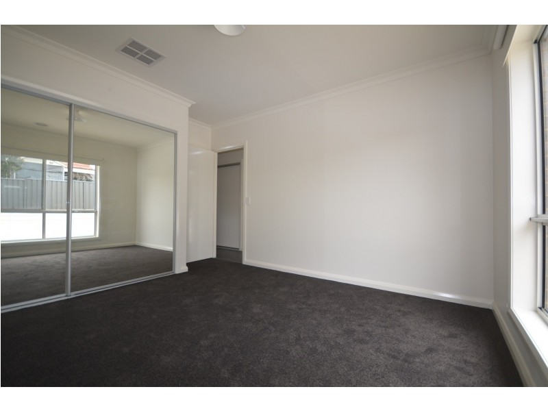 2/455a Napier Street, White Hills VIC 3550