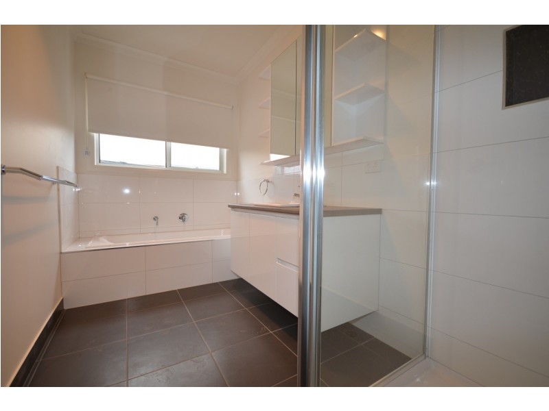 2/455a Napier Street, White Hills VIC 3550