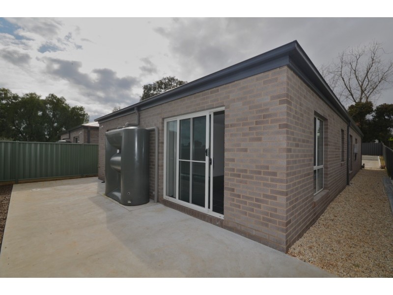2/455a Napier Street, White Hills VIC 3550