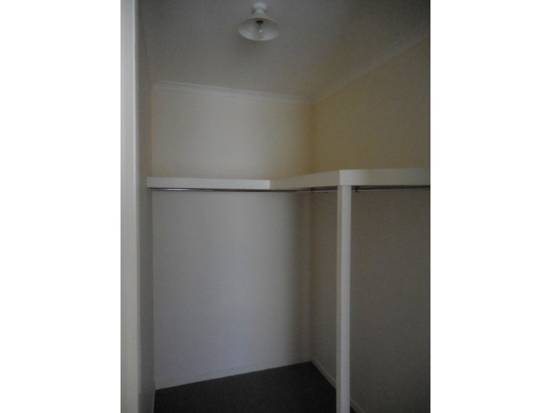 11 Sherwood Drive, Flora Hill VIC 3550